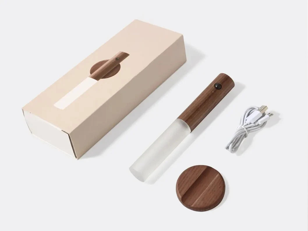 Wiederaufladbares LED-Nachtlicht - Magnetisches & hölzernes Design mit Bewegungssensor